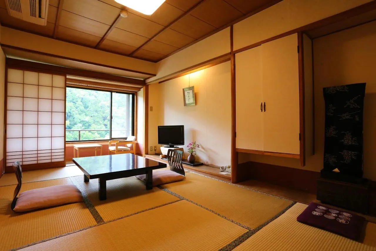 Momijiya Honkan Takaosansou Kyoto 4*,