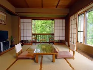 Momijiya Honkan Takaosansou Kyoto 4*,