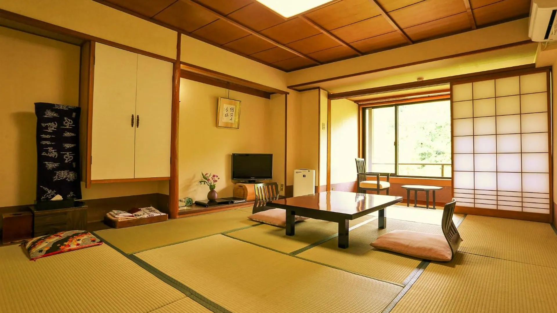 Momijiya Honkan Takaosansou Kyoto Japan
